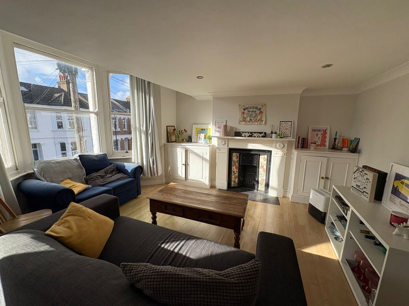 Room Hubert Grove in Greater London