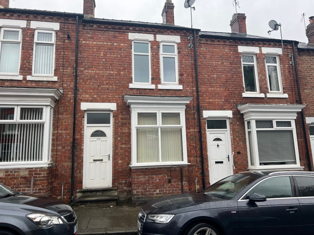 House Trafalgar Terrace in Darlington