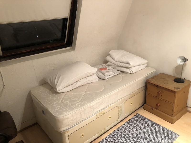 Room Stockwell Park Road in Greater London