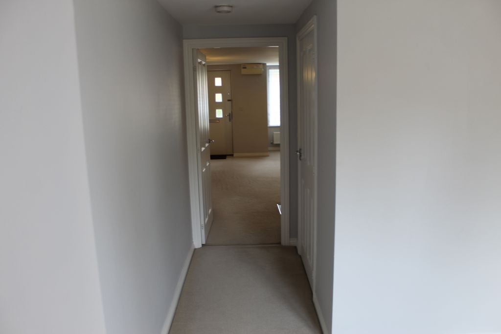 Flat Blackthorn Road in South Oxfordshire