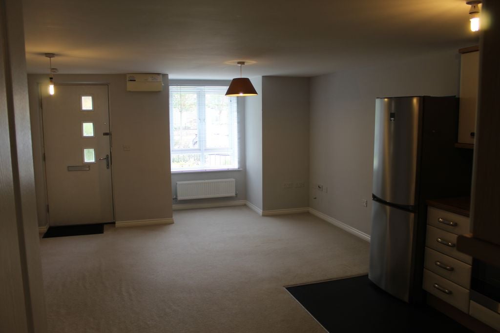 Flat Blackthorn Road in South Oxfordshire