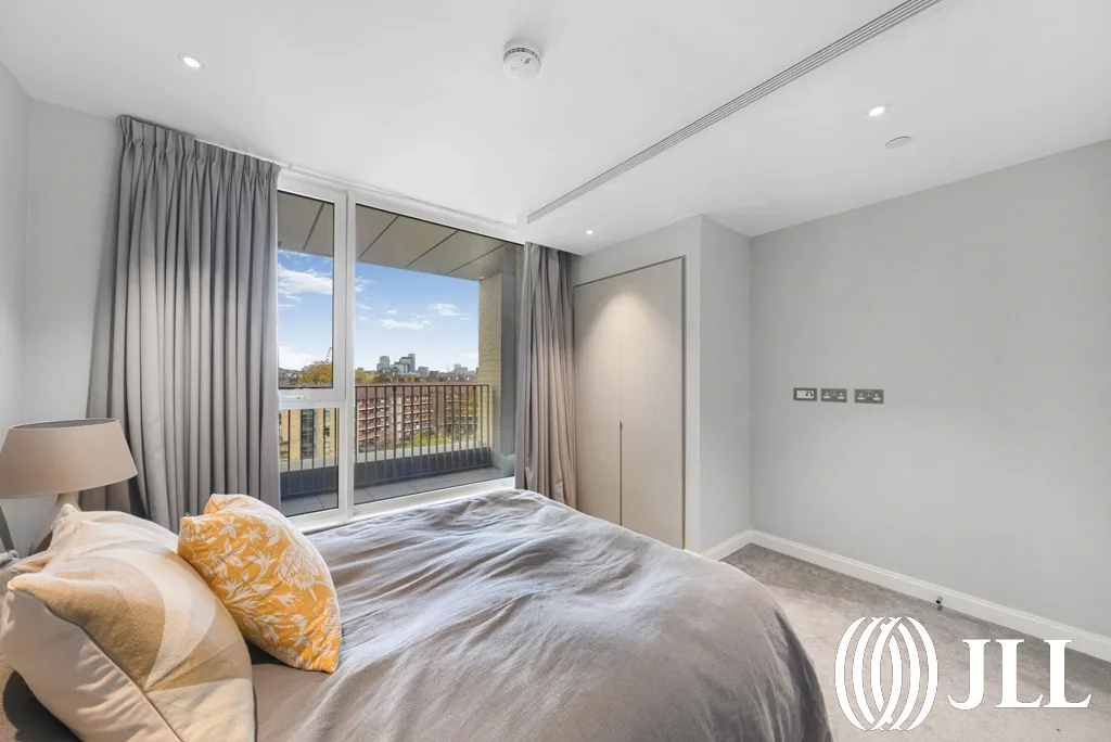 Flat Sancroft Street in Greater London