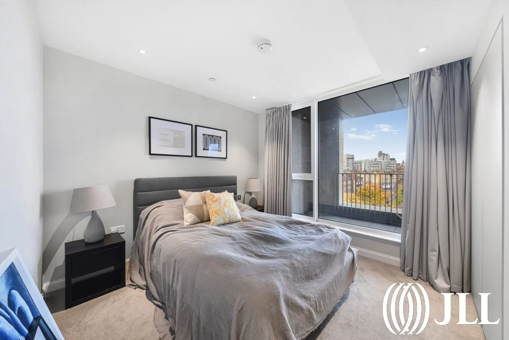 Flat Sancroft Street in Greater London