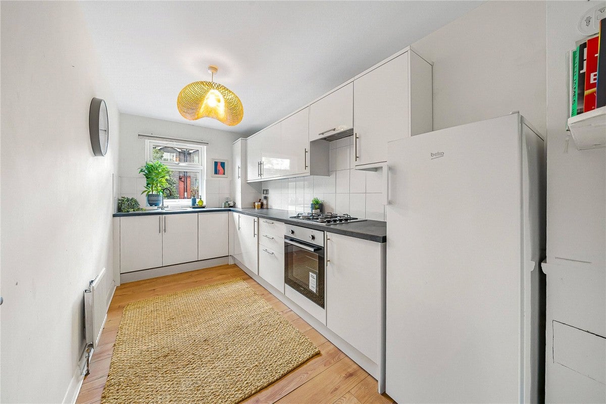 Flat Leigham Court Road in Greater London
