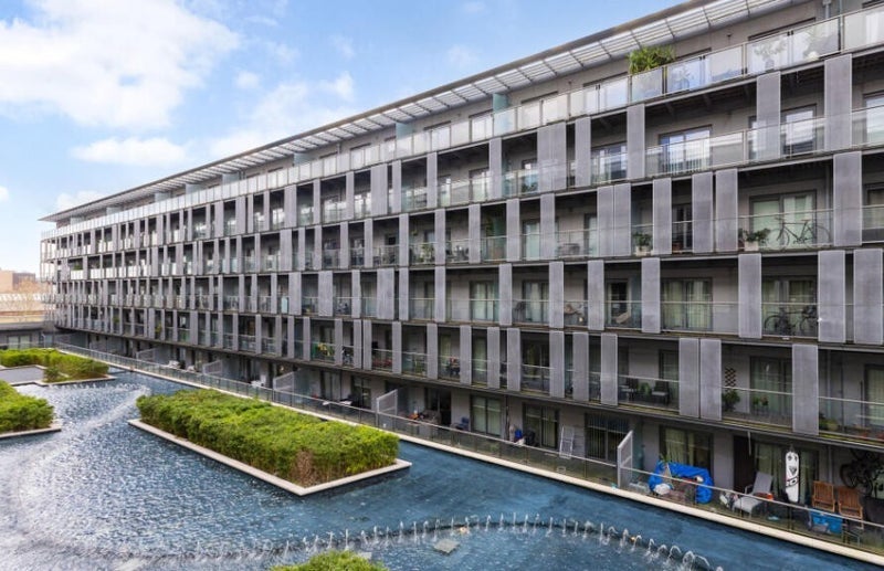 Flat Duke of Wellington Avenue in Greater London