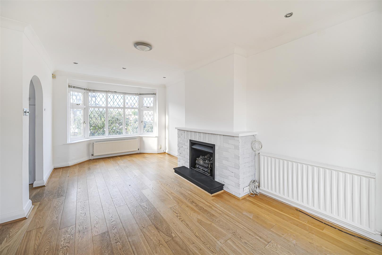 House Cardinal Avenue in Greater London