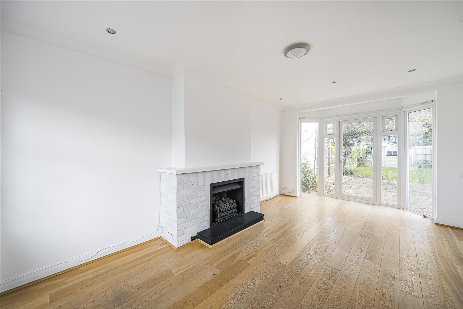House Cardinal Avenue in Greater London