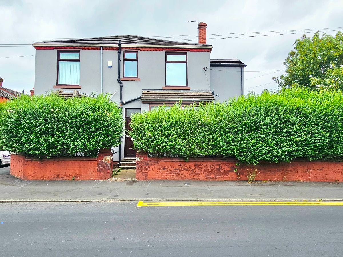 House Holmfield Avenue in Manchester