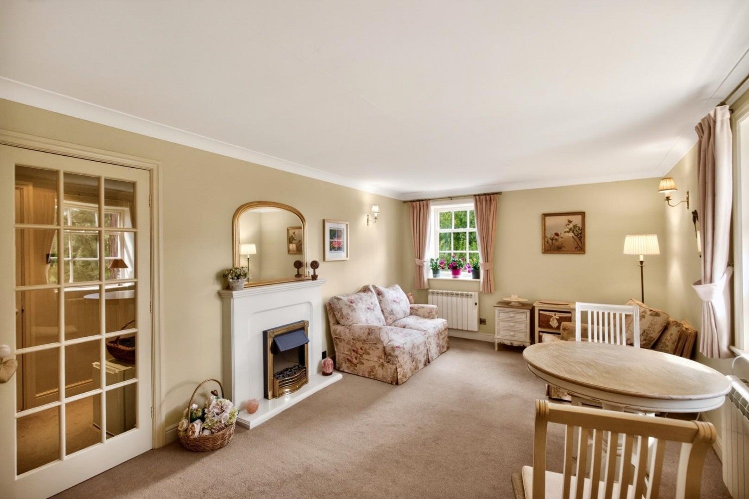 Flat Goldsborough Court in Goldsborough