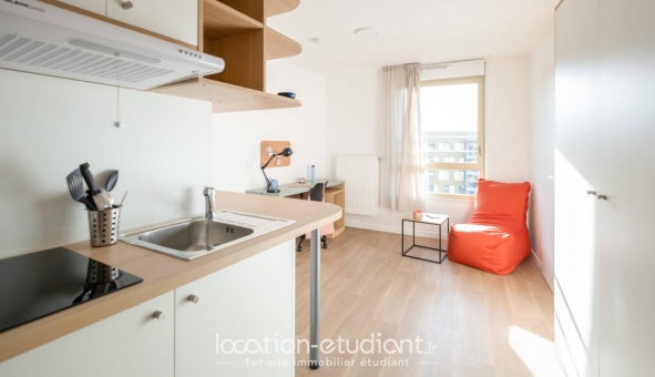 Flat Avenue Dubonnet in Courbevoie