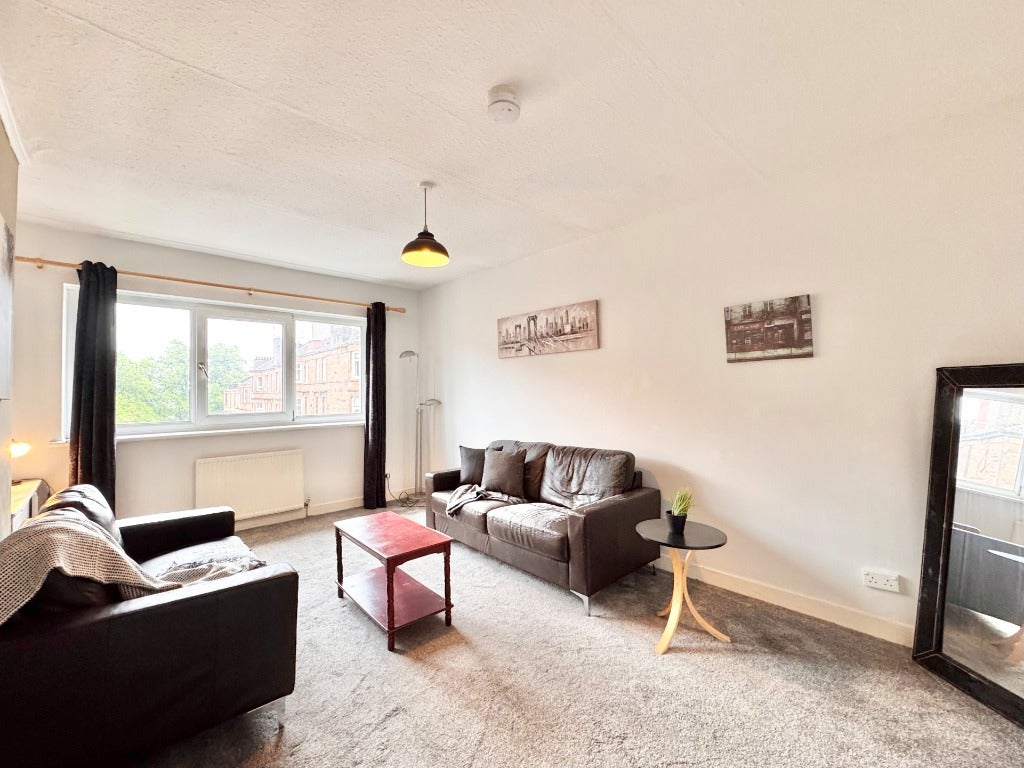 Flat Thornwood Avenue in Glasgow
