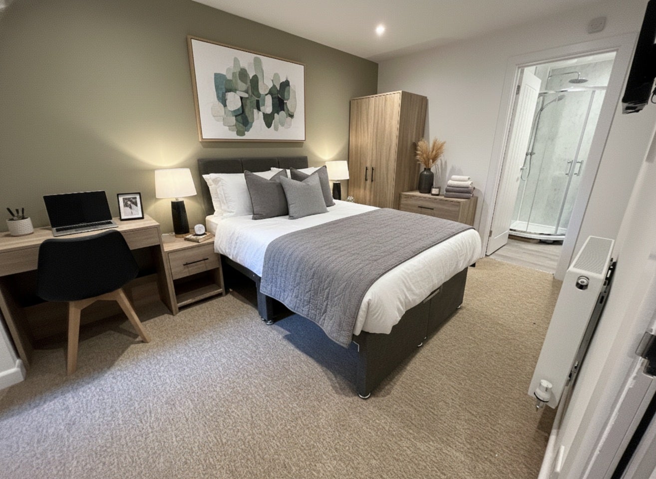 Room Copnor Road in Portsmouth