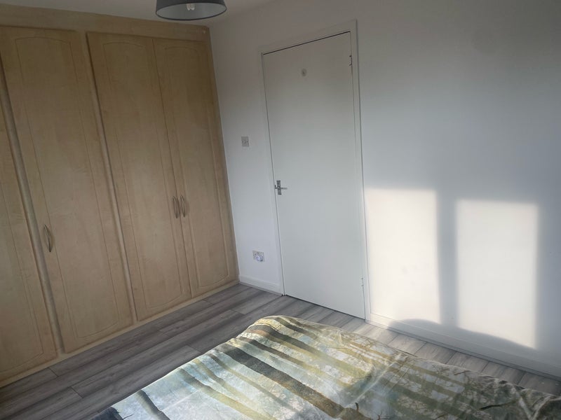 Room Cambridge Drive in Greater London