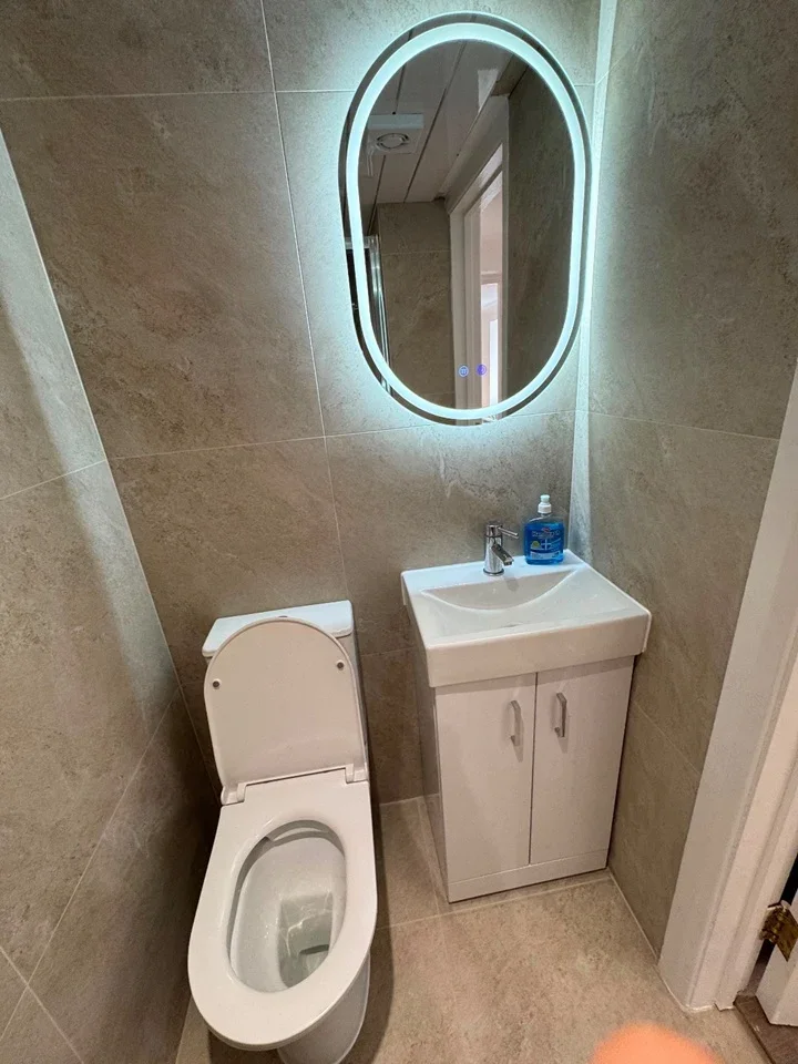Room Hanworth Road in Greater London