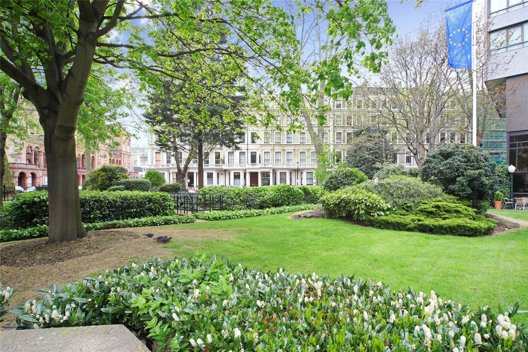 Flat Ashburn Gardens in Greater London