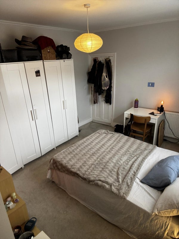 Room Englefield Road in Greater London