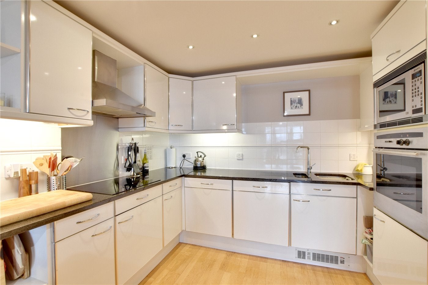 Flat Glaisher Street in Greater London