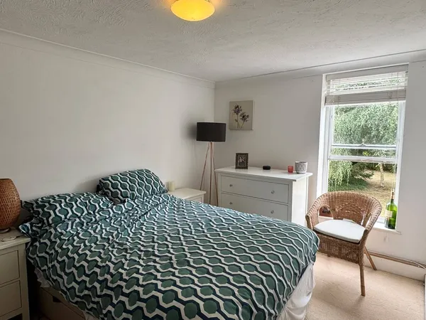 Flat Broadwater Down in Tunbridge Wells