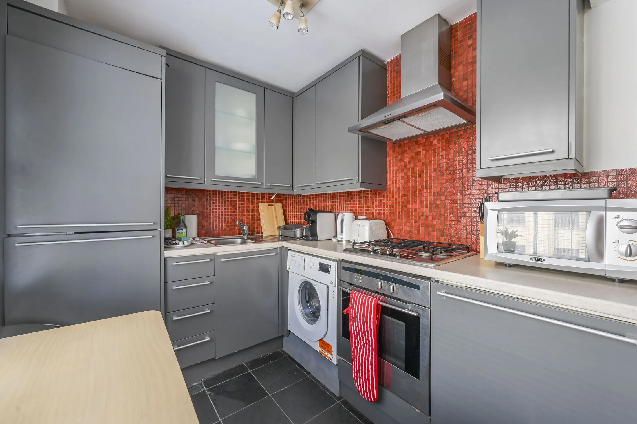 Flat Folgate Street in Greater London