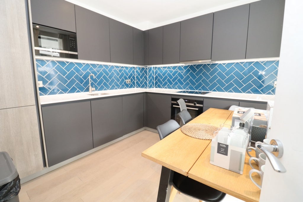 Room Globe Road in Greater London