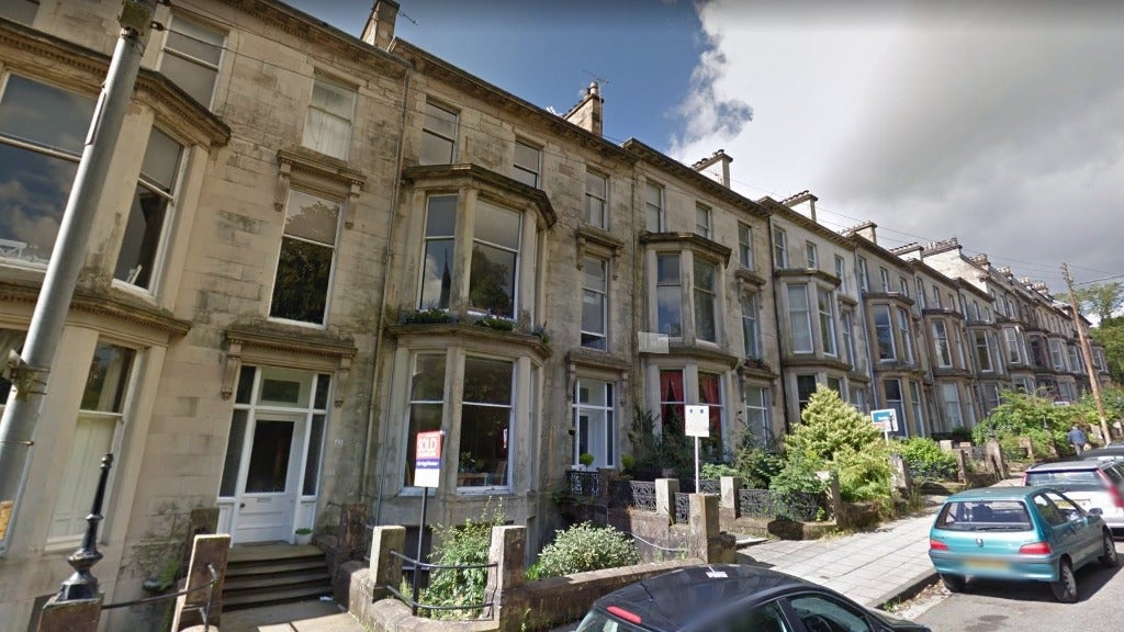 Flat Huntly Gardens in Glasgow
