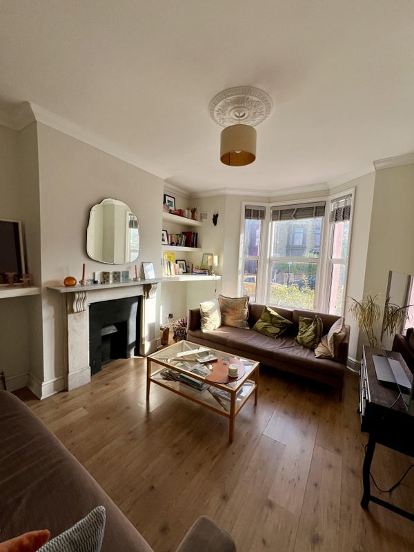 Room Powerscroft Road in Greater London