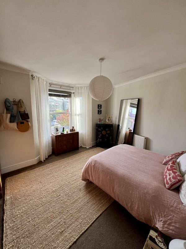 Room Powerscroft Road in Greater London