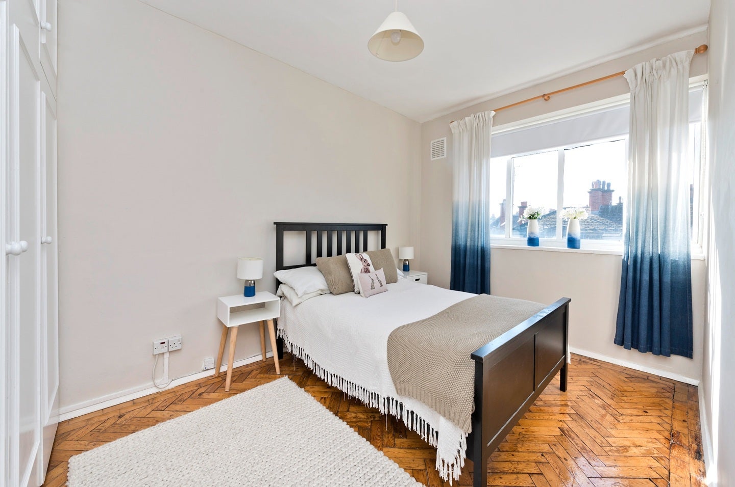 Flat Pond Place in Greater London