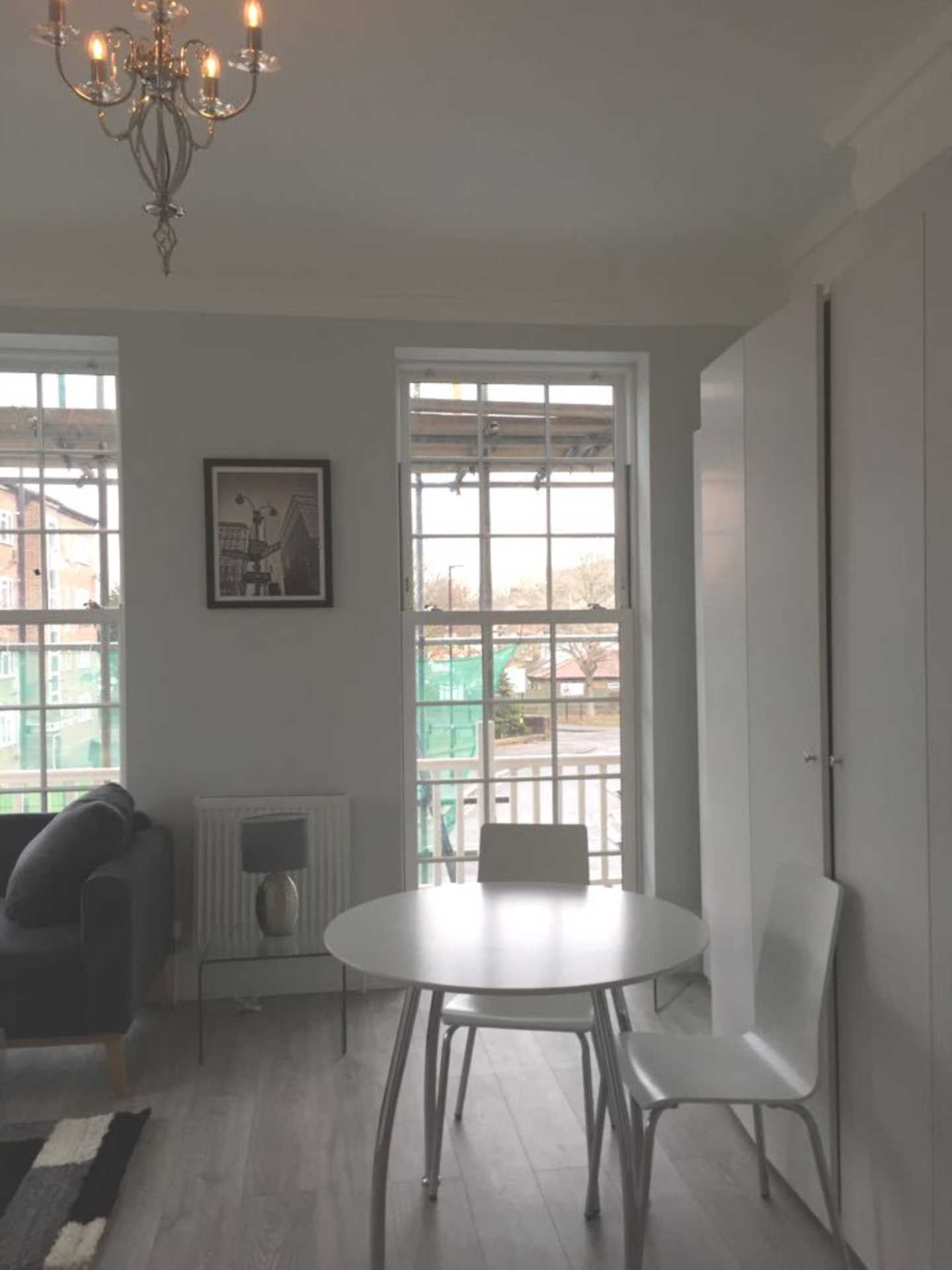 Flat Dordrecht Road in Greater London