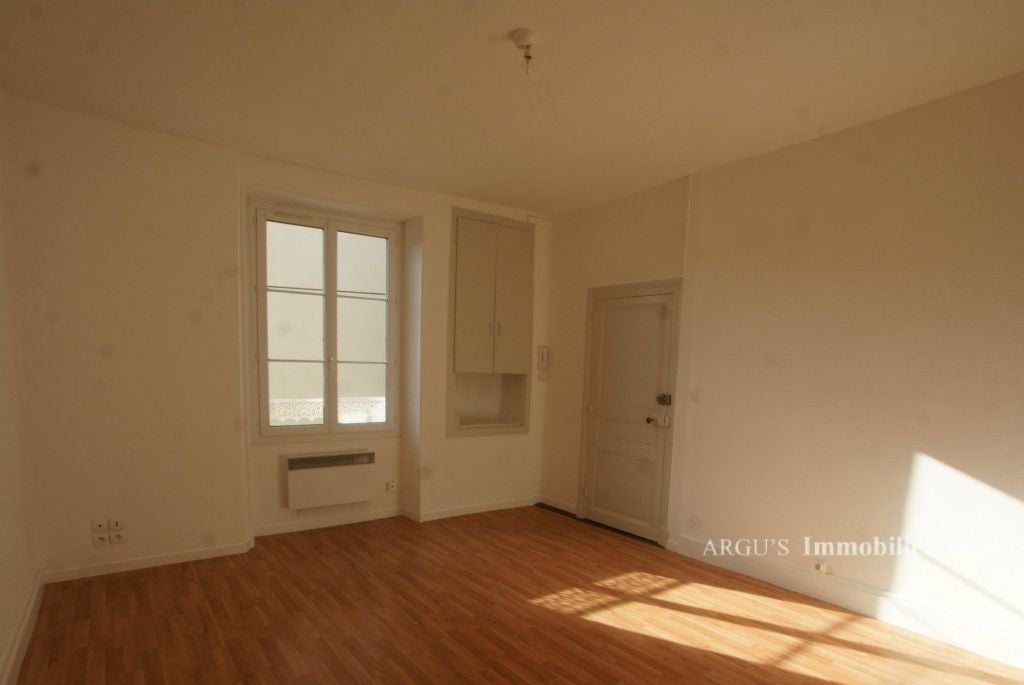 Flat D 7 in Saint-Pierre-d'Exideuil