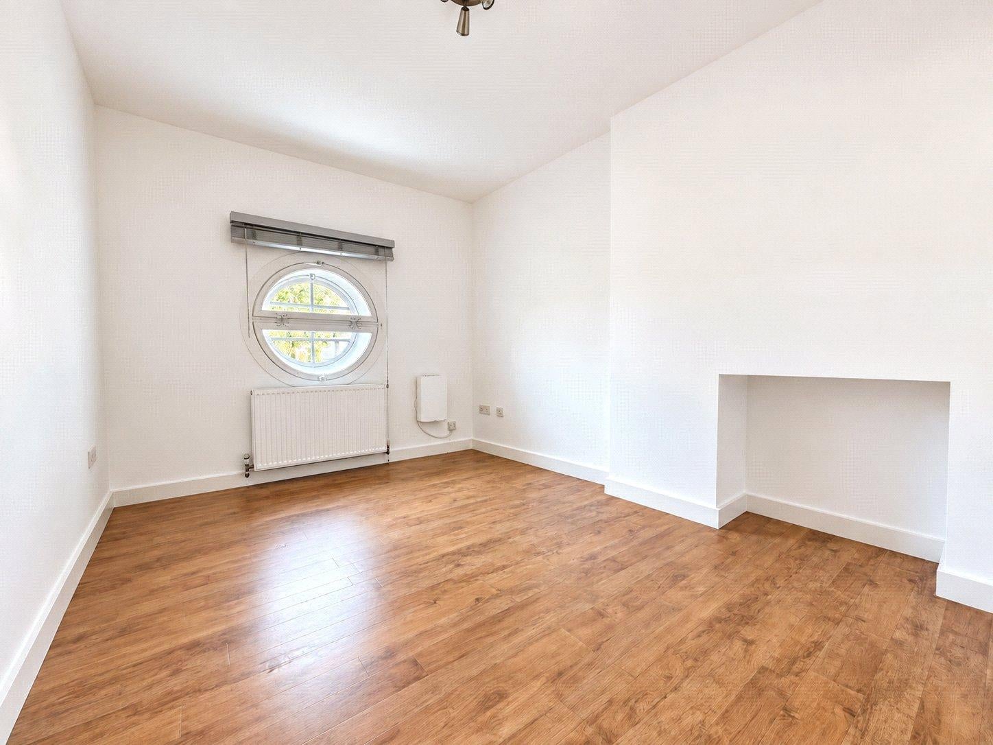 Flat Stanstead Road in Greater London