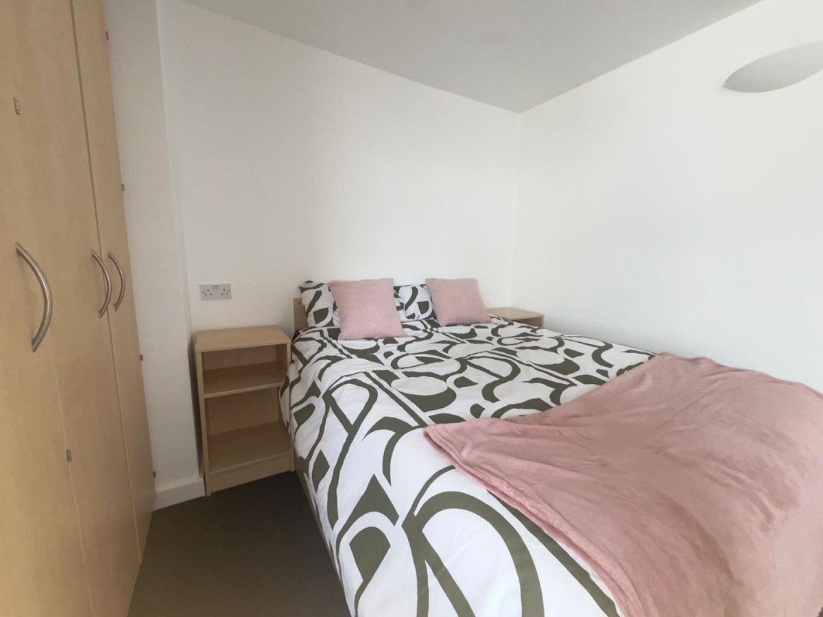 Room Millennium Way in Sunderland