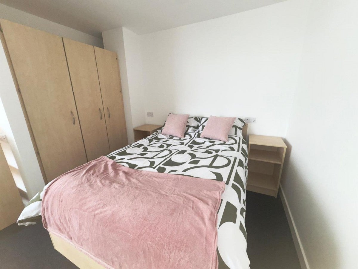 Room Millennium Way in Sunderland