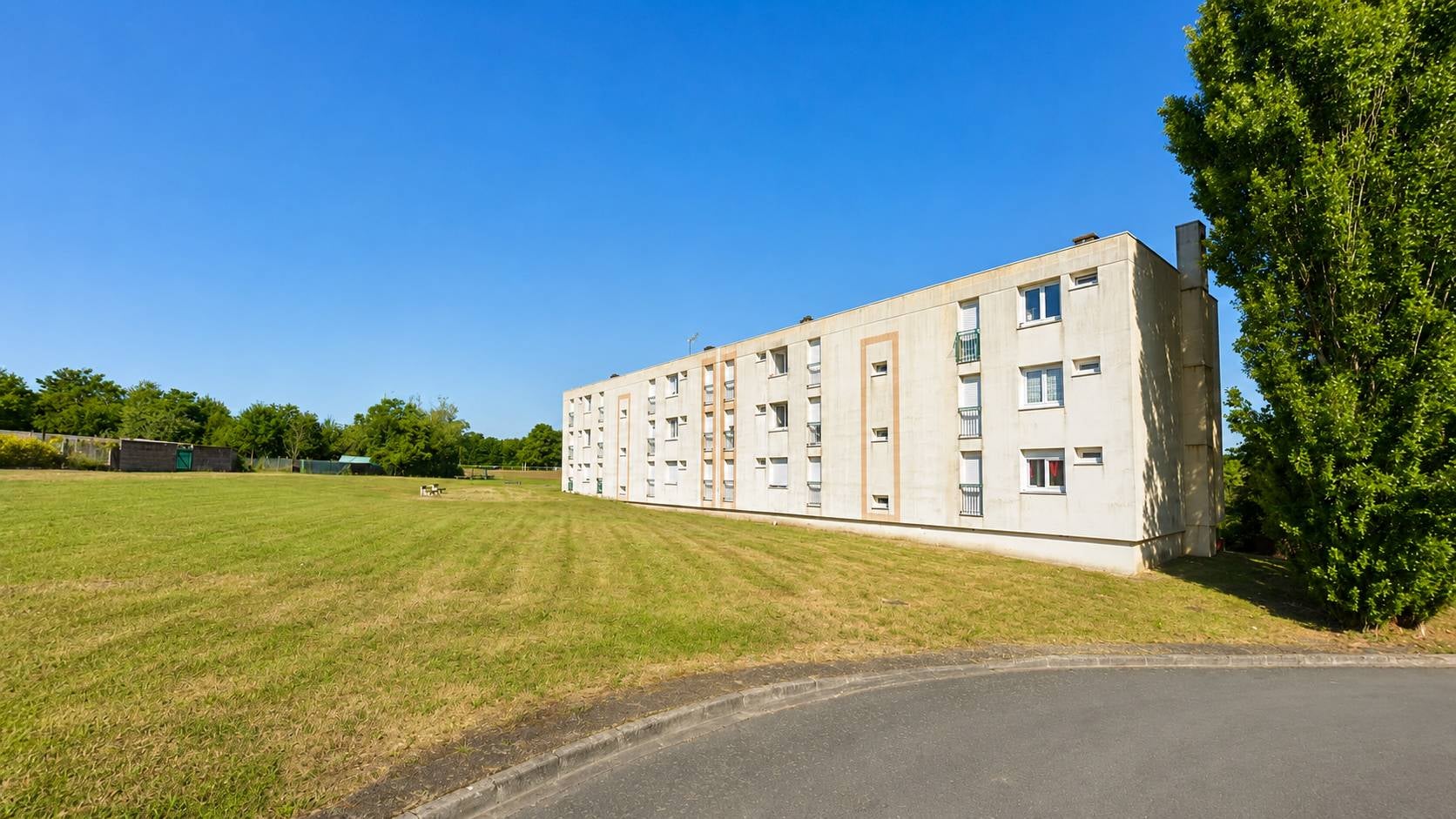 Flat Rue du 19 Mars 1962 in La Machine