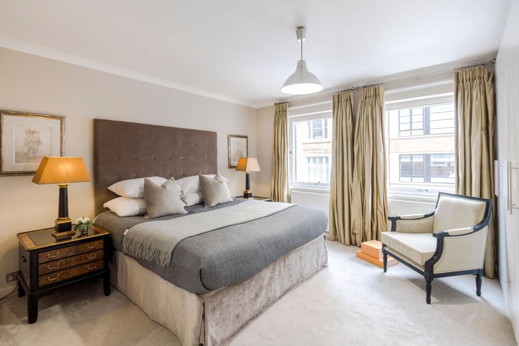 Flat Clarges Street in City of Westminster