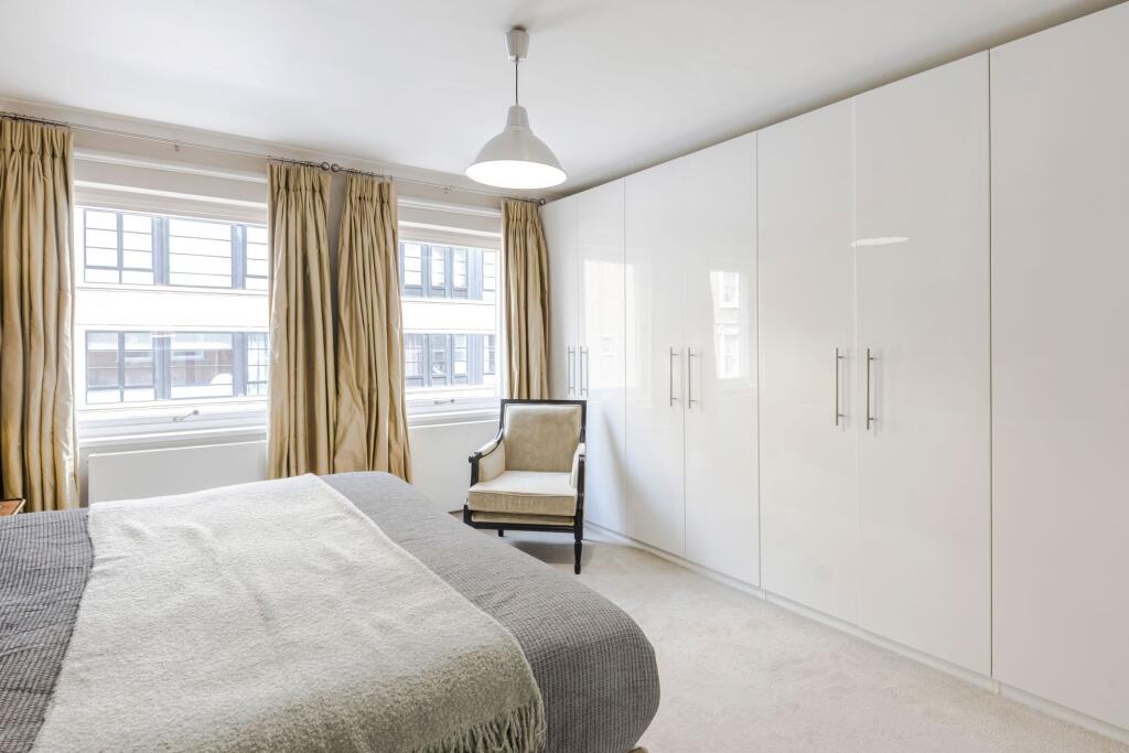 Flat Clarges Street in City of Westminster