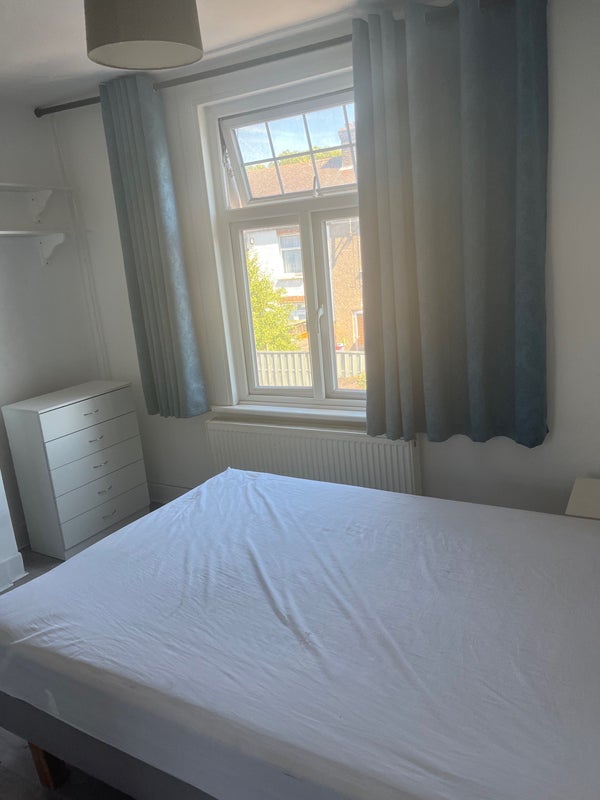 Room Eclipse Road in Greater London