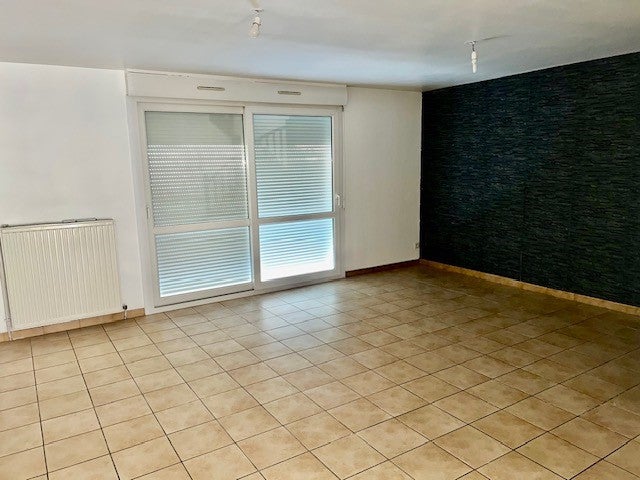 House Rue Victor Hugo in Romilly-sur-Seine