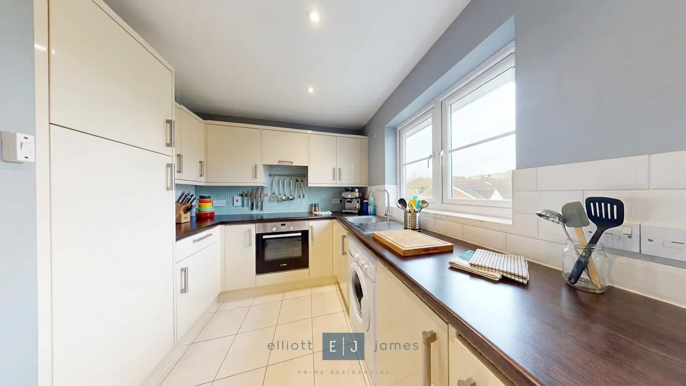 Flat Colson Road in Epping Forest