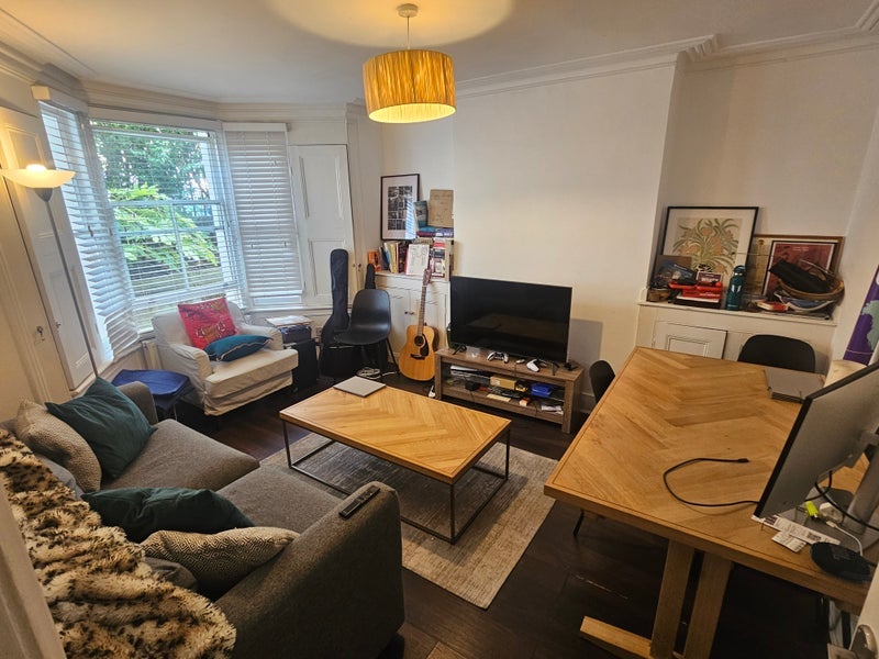 Room Poole Road in Greater London
