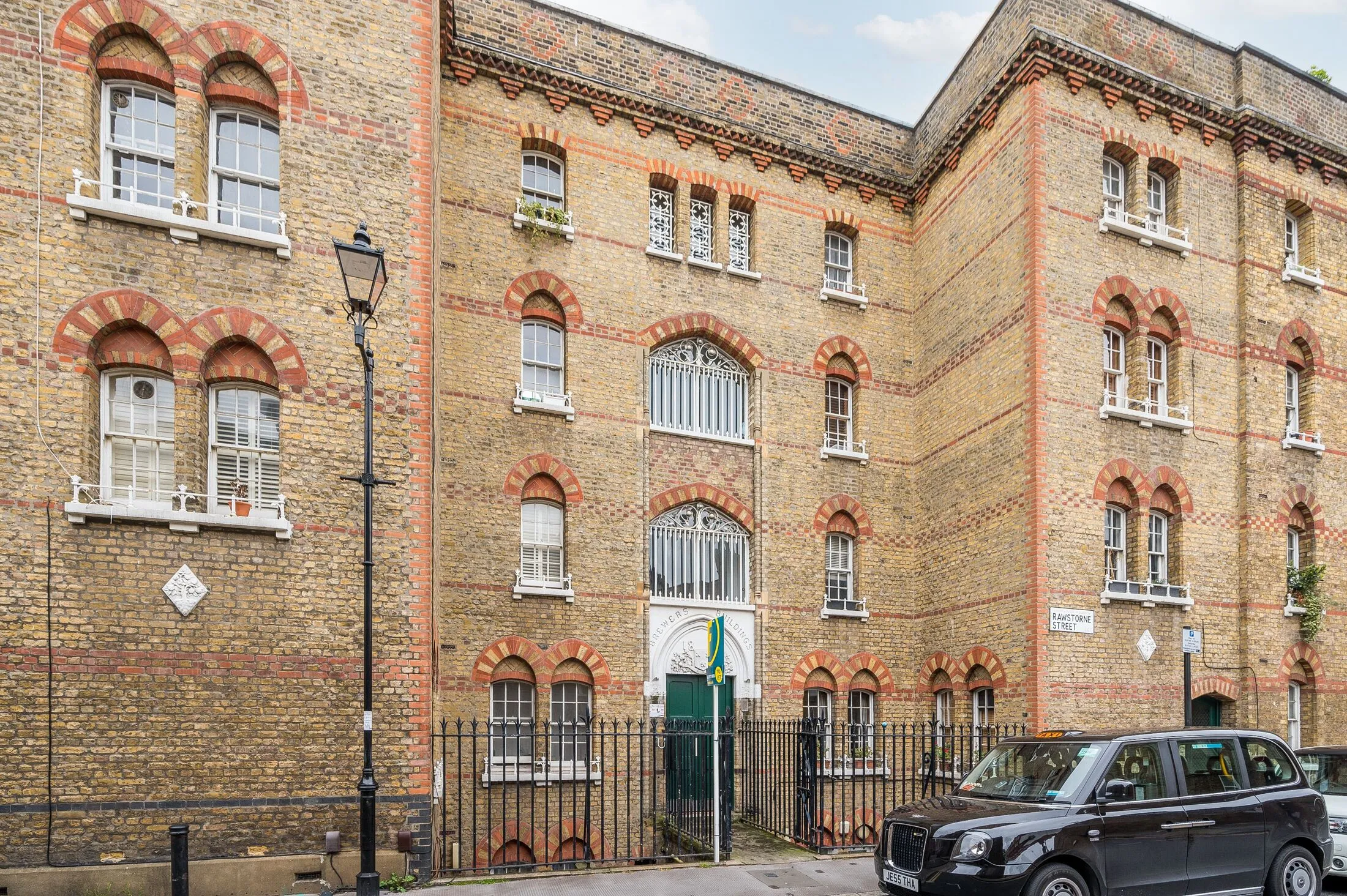 Flat Wynyatt Street in Greater London