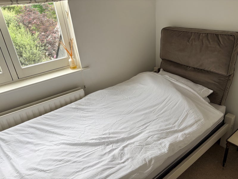 Room Victor Road in Windsor