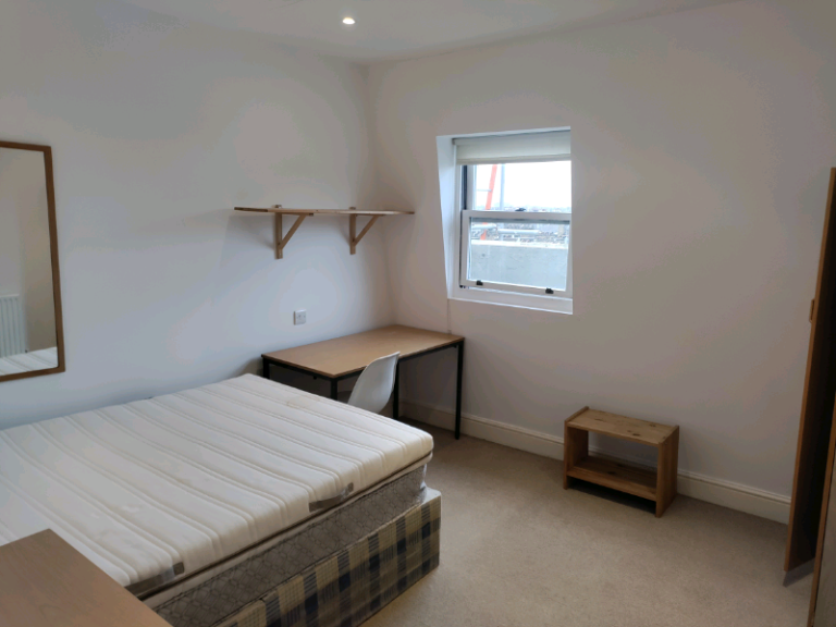 Flat Richmond Way in Greater London