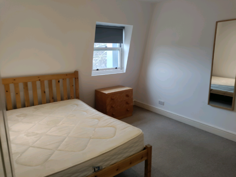 Flat Richmond Way in Greater London