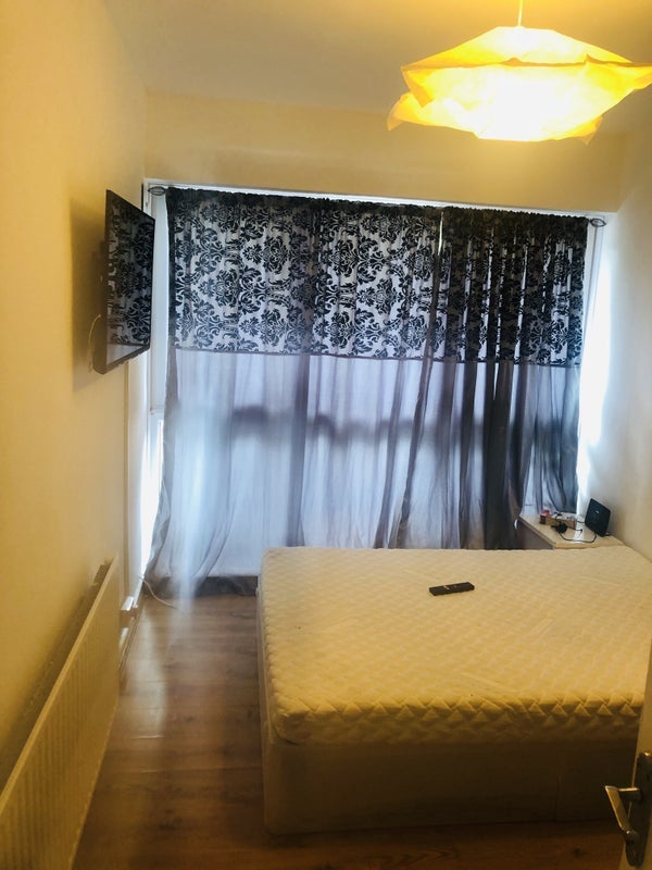 Room Featley Road in Greater London