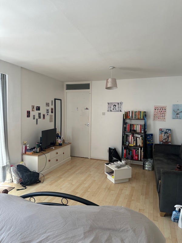 Room New Goulston Street in Greater London