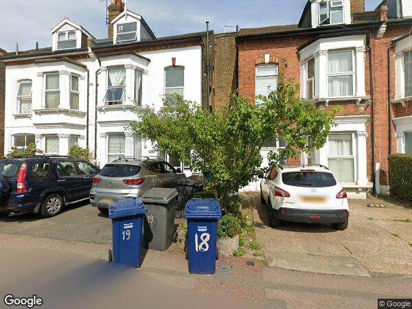 Flat Claremont Road in Greater London