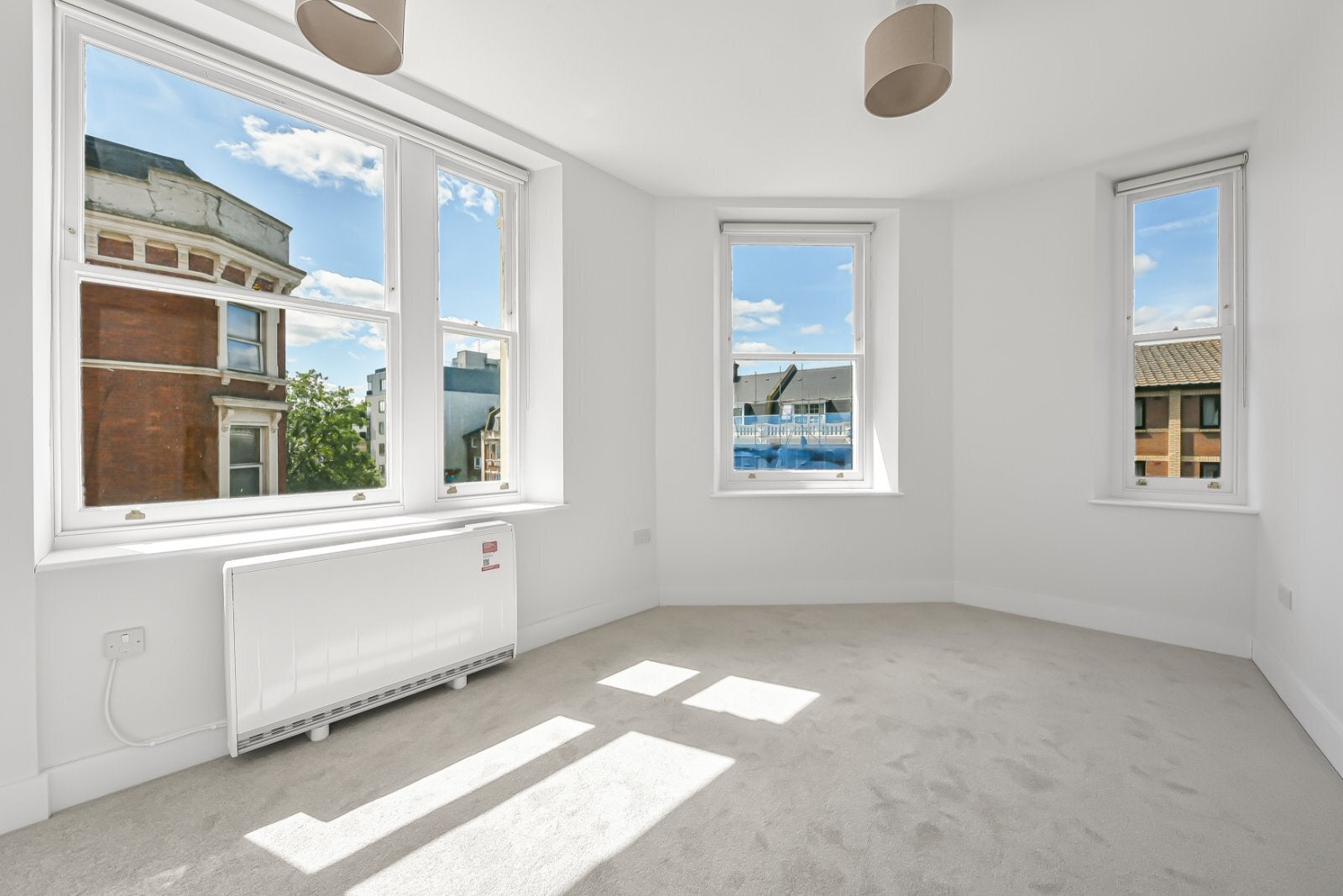 Flat Kilburn High Road in Greater London