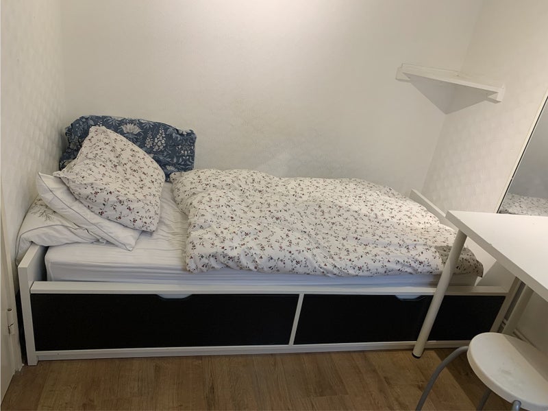 Room Bruce Road in Greater London