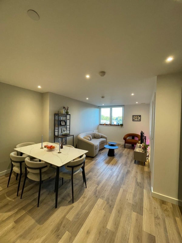 Room Heyrod Street in Manchester